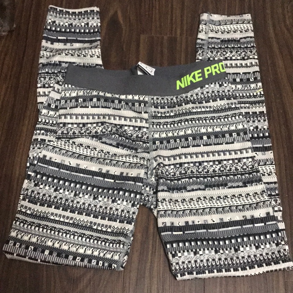 Nike Pro Leggings, size medium